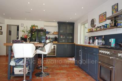 Propriété - 250 m² - 8 pièces