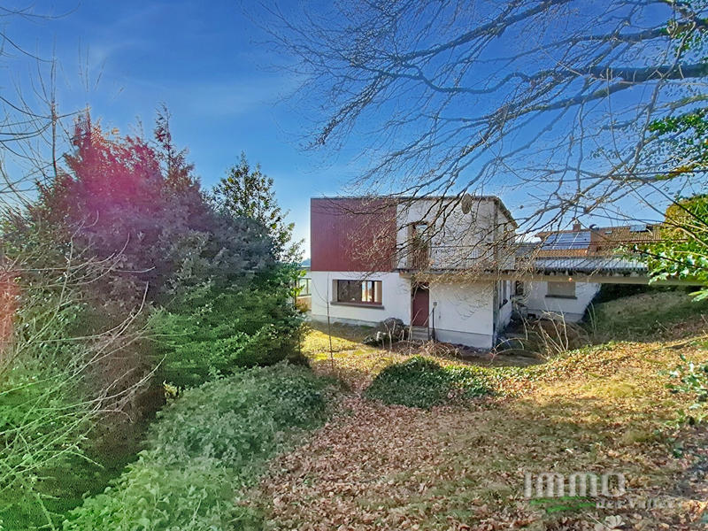 Maison - 205 m² - 11 pièces