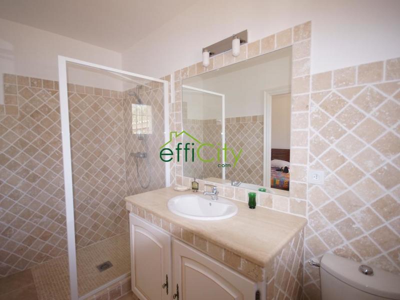 Maison - 260 m² - 7 pièces