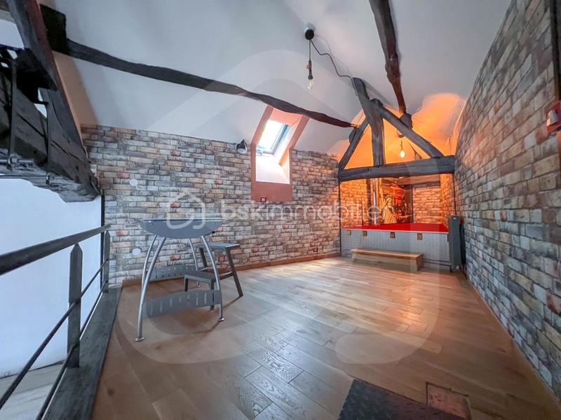 Maison - 280 m² - 8 pièces