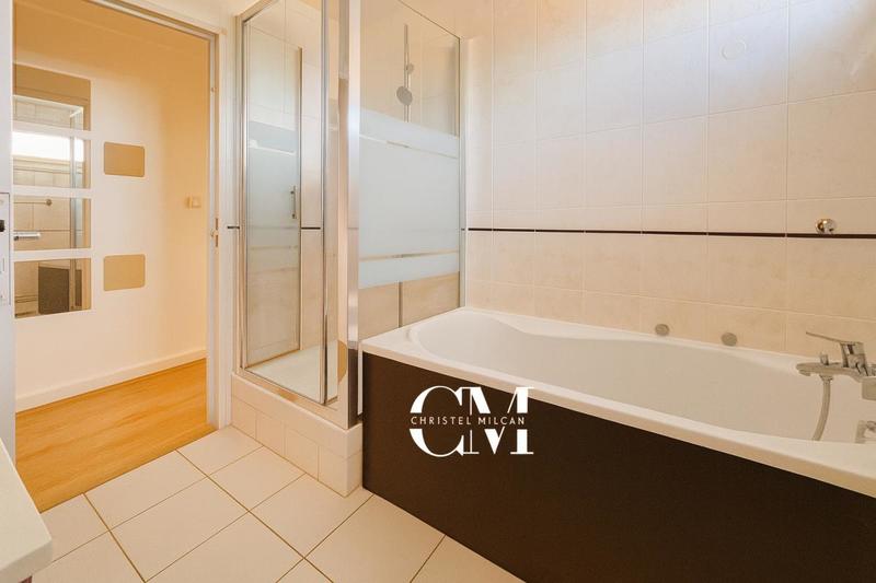 Appartement - 102 m² - 5 pièces