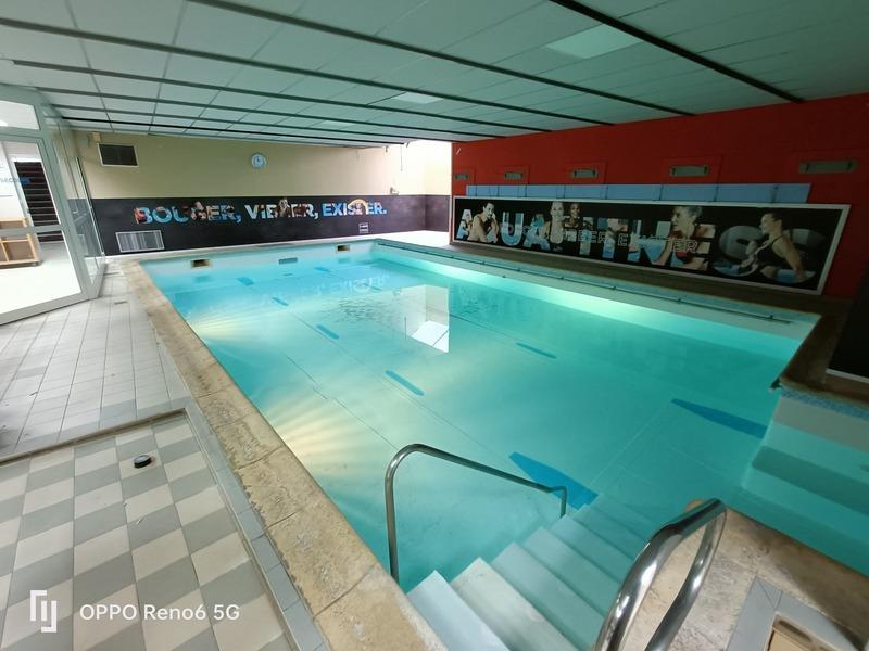 Local commercial - 700 m² - 5 pièces