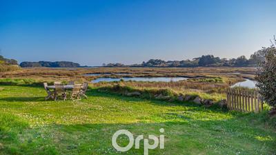 Propriété - 305 m² - 8 pièces