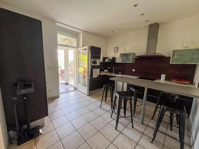 Maison - 227 m² - 5 pièces