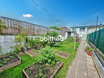 Maison - 85 m² - 5 pièces