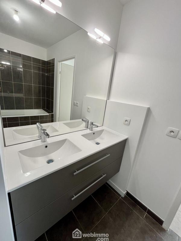 Appartement - 85 m² - 4 pièces