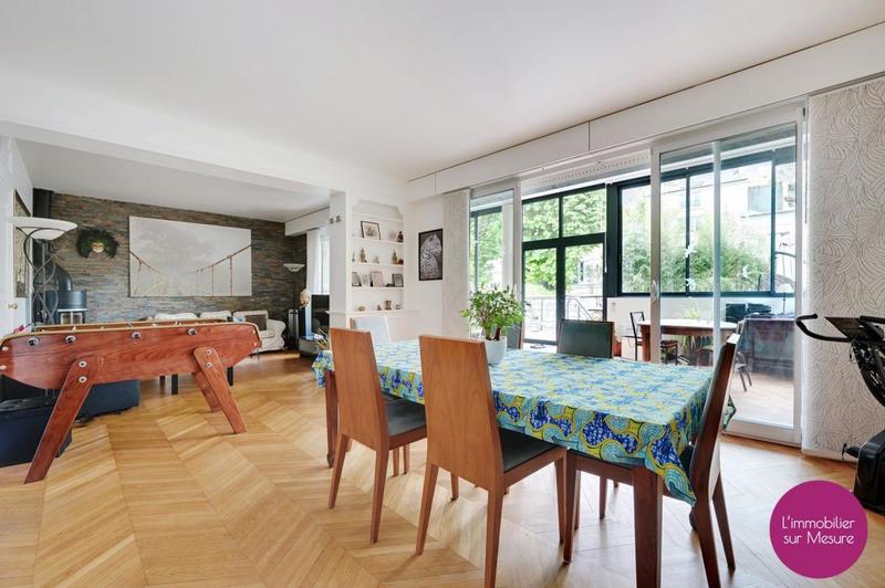 Villa - 300 m² - 7 pièces