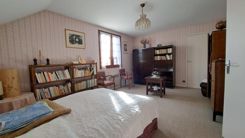 Maison - 181 m² - 7 pièces