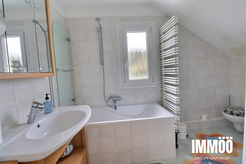 Maison - 90 m² - 4 pièces