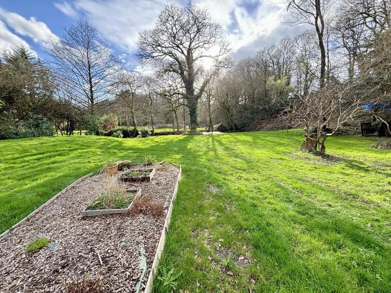 Maison - 200 m² - 7 pièces