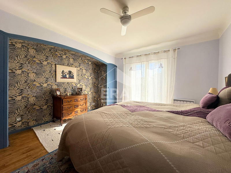 Maison - 270 m² - 9 pièces