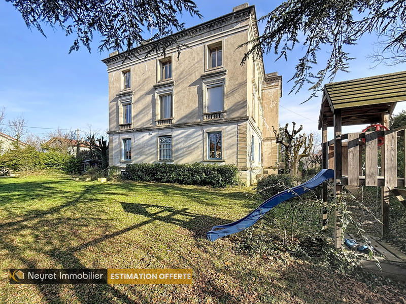 Appartement - 229 m² - 7 pièces