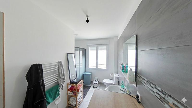Maison - 80 m² - 5 pièces