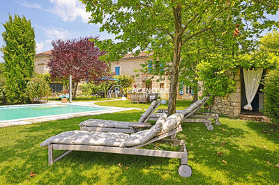 Maison ancienne - 569 m² - 15 pièces