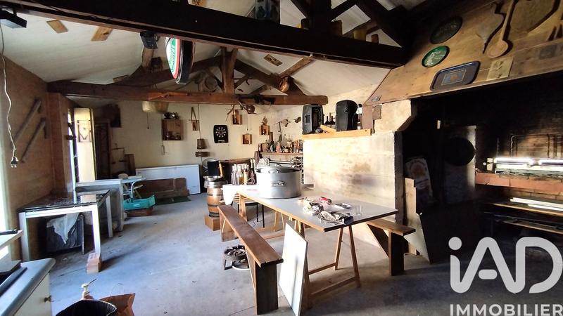 Maison - 222 m² - 7 pièces