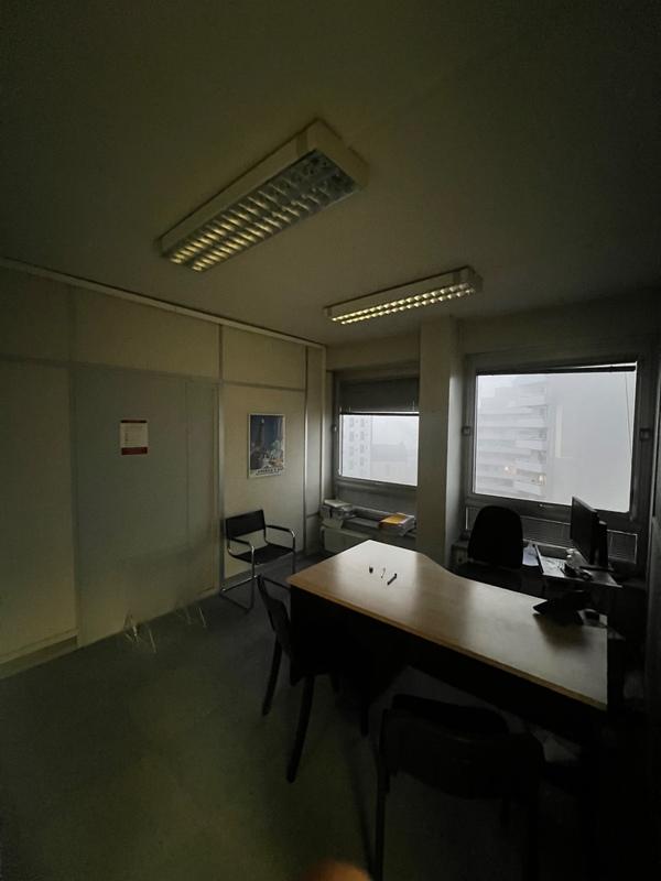 Bureau - 200 m² - 1 pièce