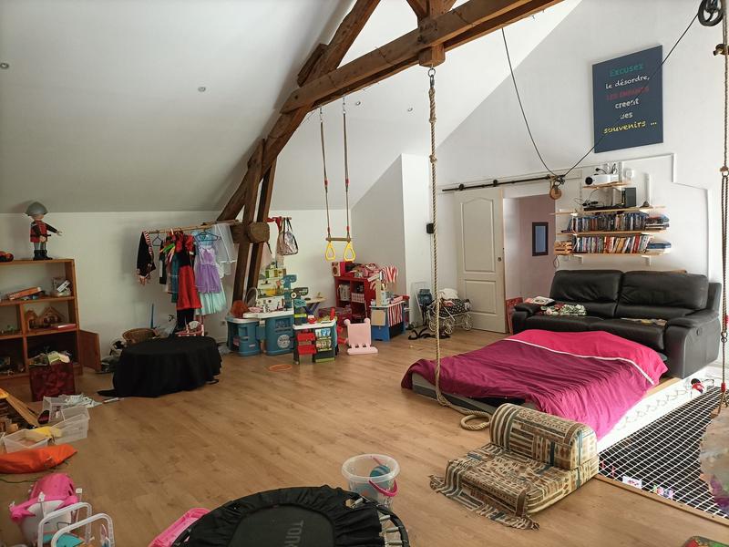 Maison - 240 m² - 9 pièces