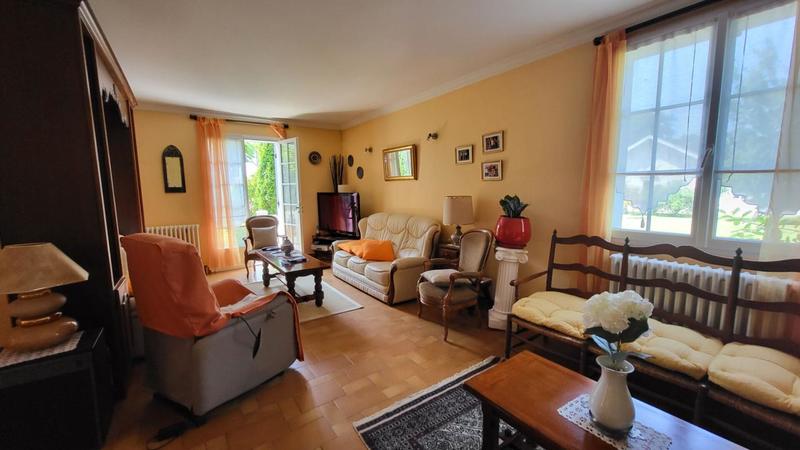 Maison - 210 m² - 6 pièces