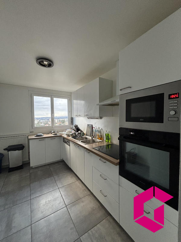 Appartement - 98 m² - 5 pièces