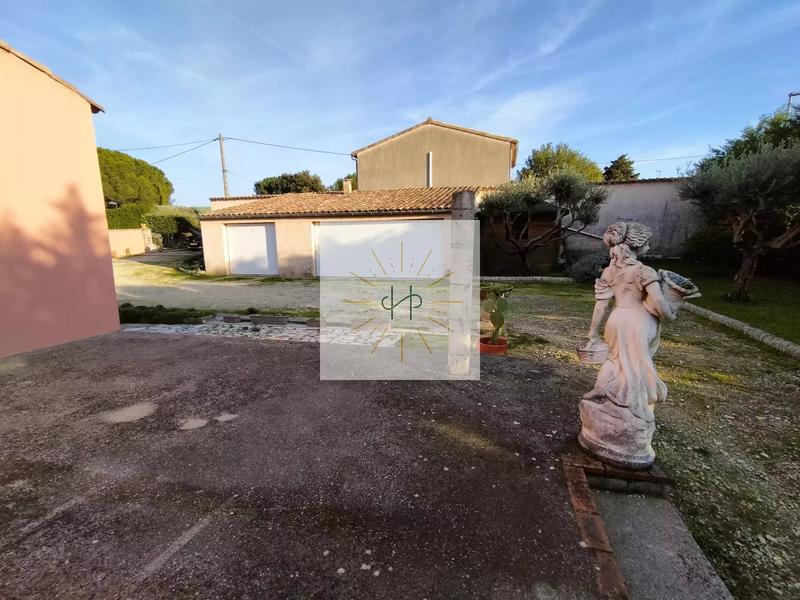 Maison - 182 m² - 7 pièces