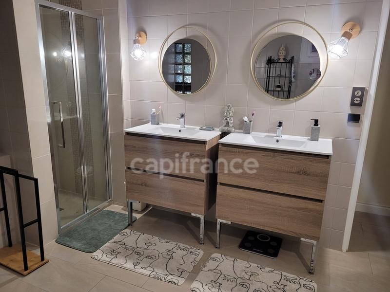 Maison - 298 m² - 8 pièces