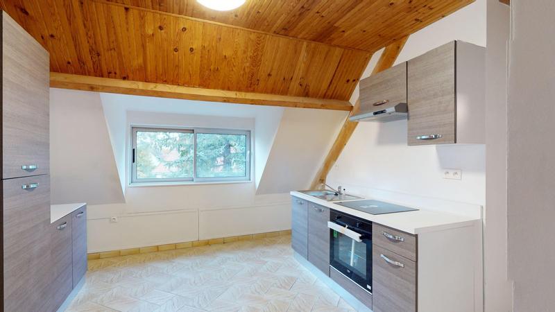 Maison - 330 m² - 8 pièces