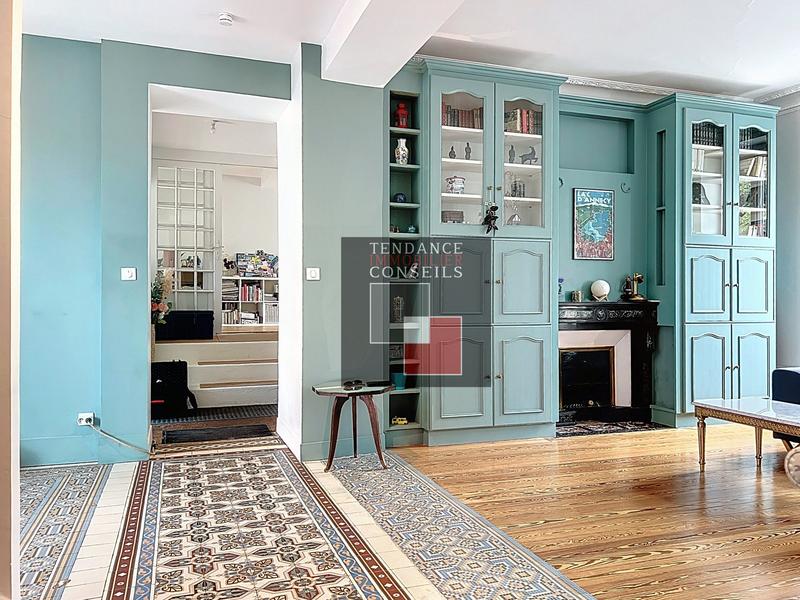 Maison - 300 m² - 13 pièces