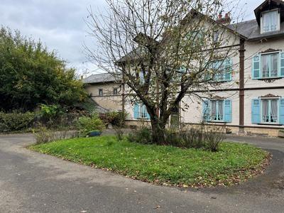 Maison ancienne - 194 m² - 8 pièces