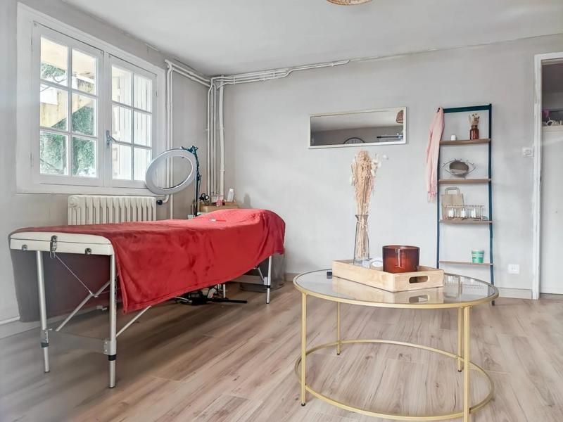 Maison - 252 m² - 7 pièces