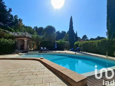 Maison - 216 m² - 6 pièces