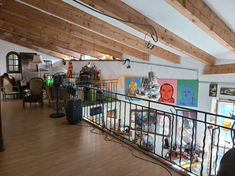 Mas - 350 m² - 6 pièces