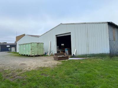 Local commercial - 1 300 m²