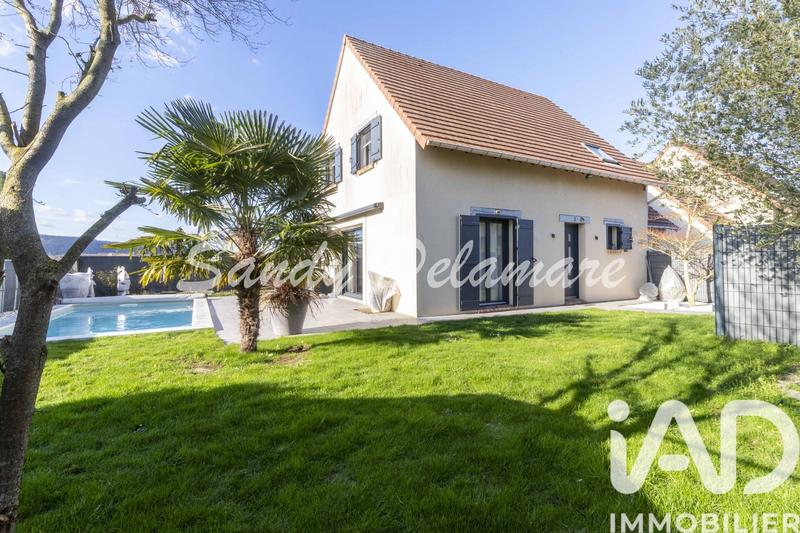 Maison - 96 m² - 4 pièces