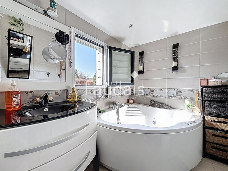 Maison - 162 m² - 7 pièces