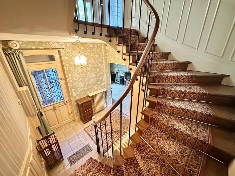 Maison ancienne - 308 m² - 11 pièces