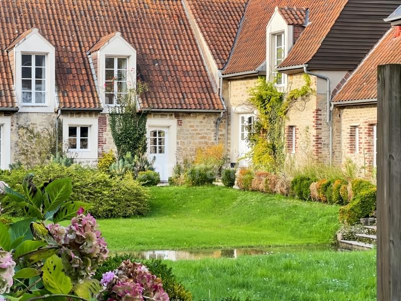 Propriété - 468 m² - 10 pièces