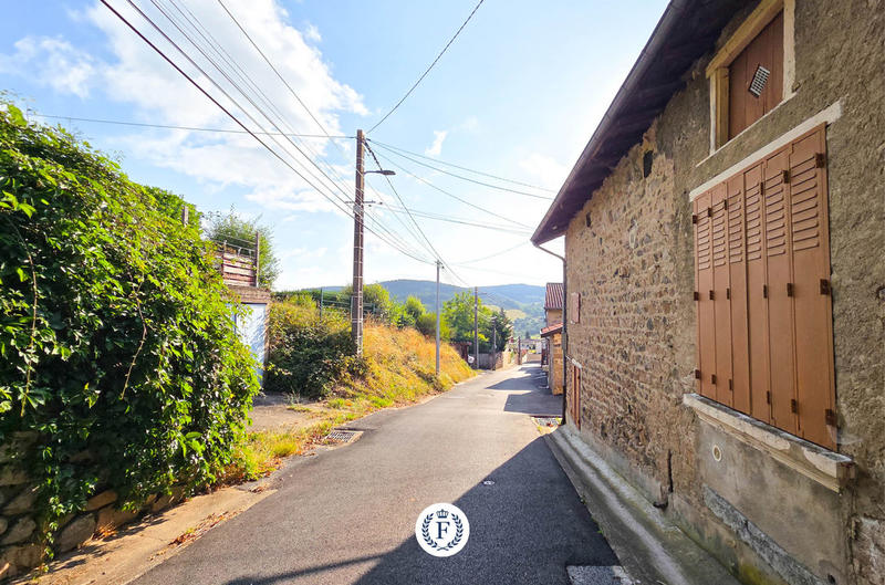 Maison de village - 80 m² - 5 pièces