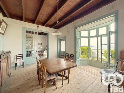 Maison - 180 m² - 6 pièces