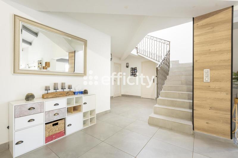 Villa - 284 m² - 7 pièces