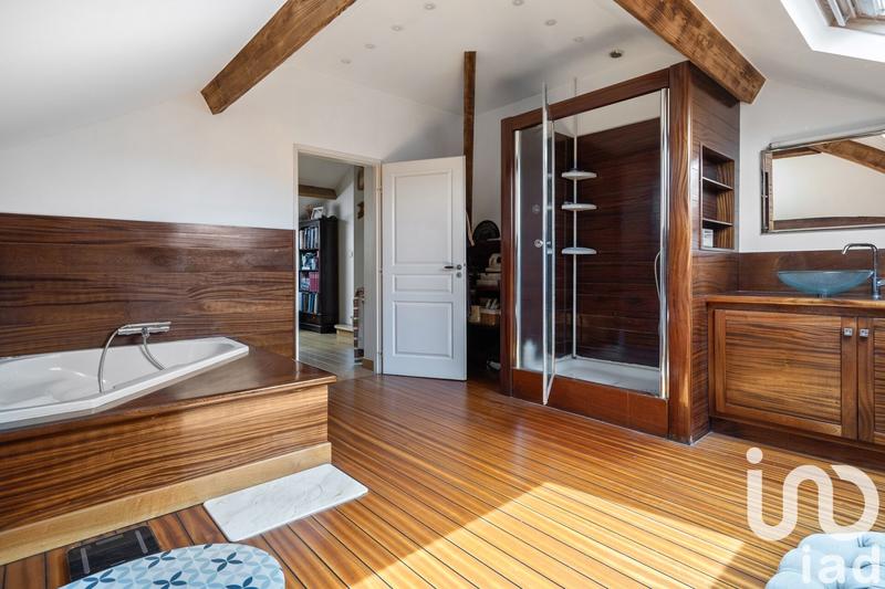 Maison - 251 m² - 6 pièces