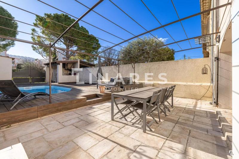 Maison - 170 m² - 5 pièces