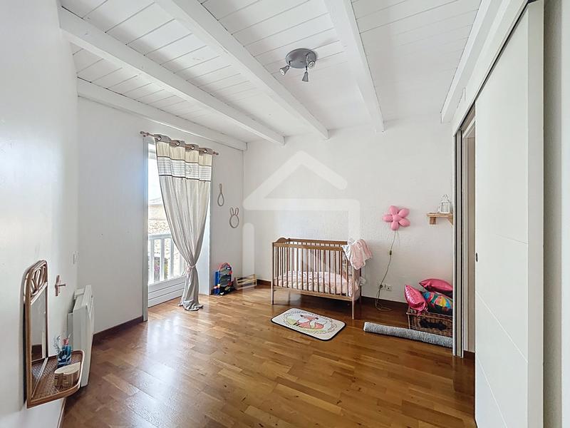 Maison - 247 m² - 6 pièces