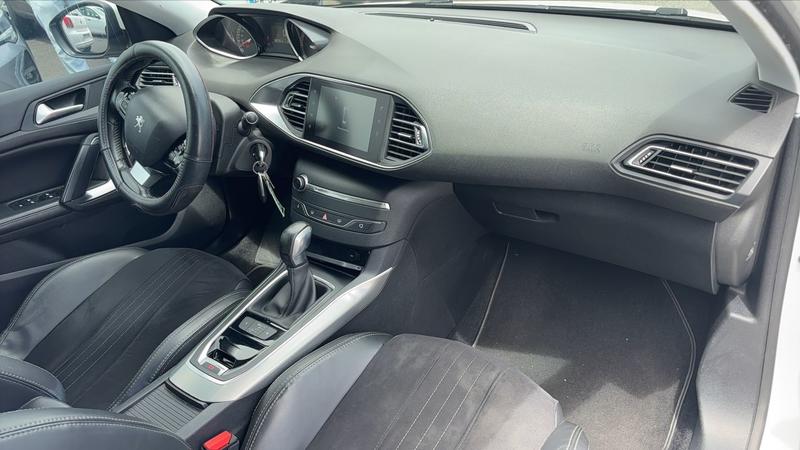 Peugeot 308 II 1.2 PureTech 130 Eat6 Allure - 5 places Automatique
