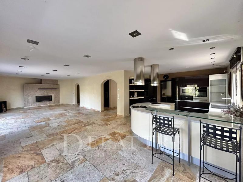 Villa - 430 m² - 10 pièces