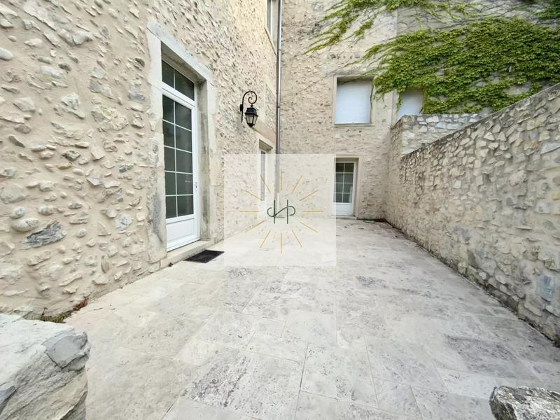 Maison - 300 m² - 9 pièces