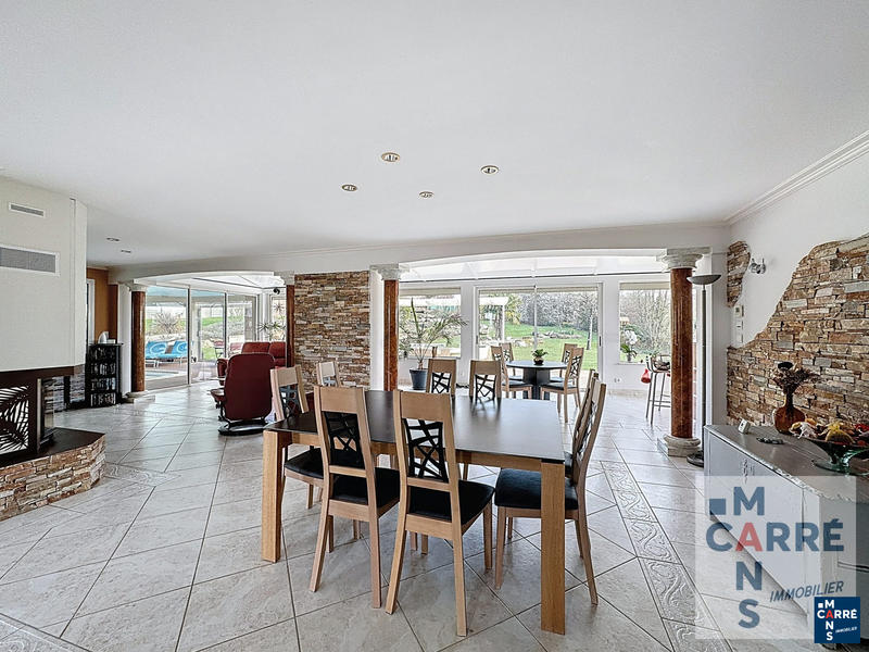 Maison - 237 m² - 8 pièces