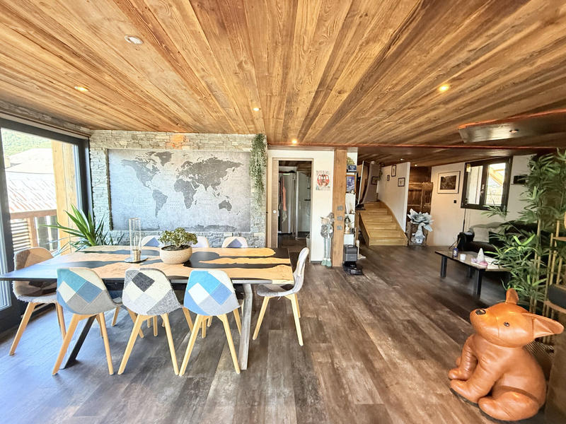 Châlet - 159 m² - 8 pièces