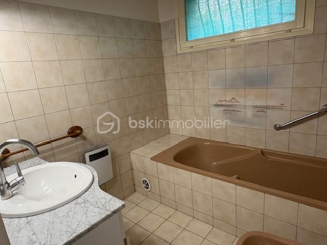 Maison traditionnelle - 105 m² - 5 pièces