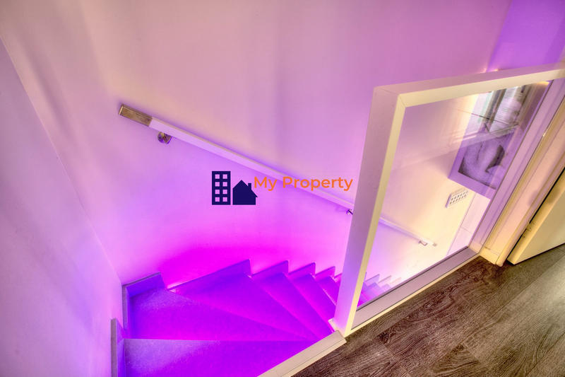 Maison - 121 m² - 6 pièces