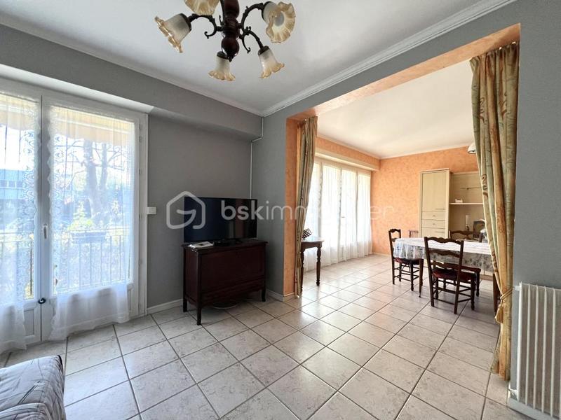 Appartement - 104 m² - 5 pièces